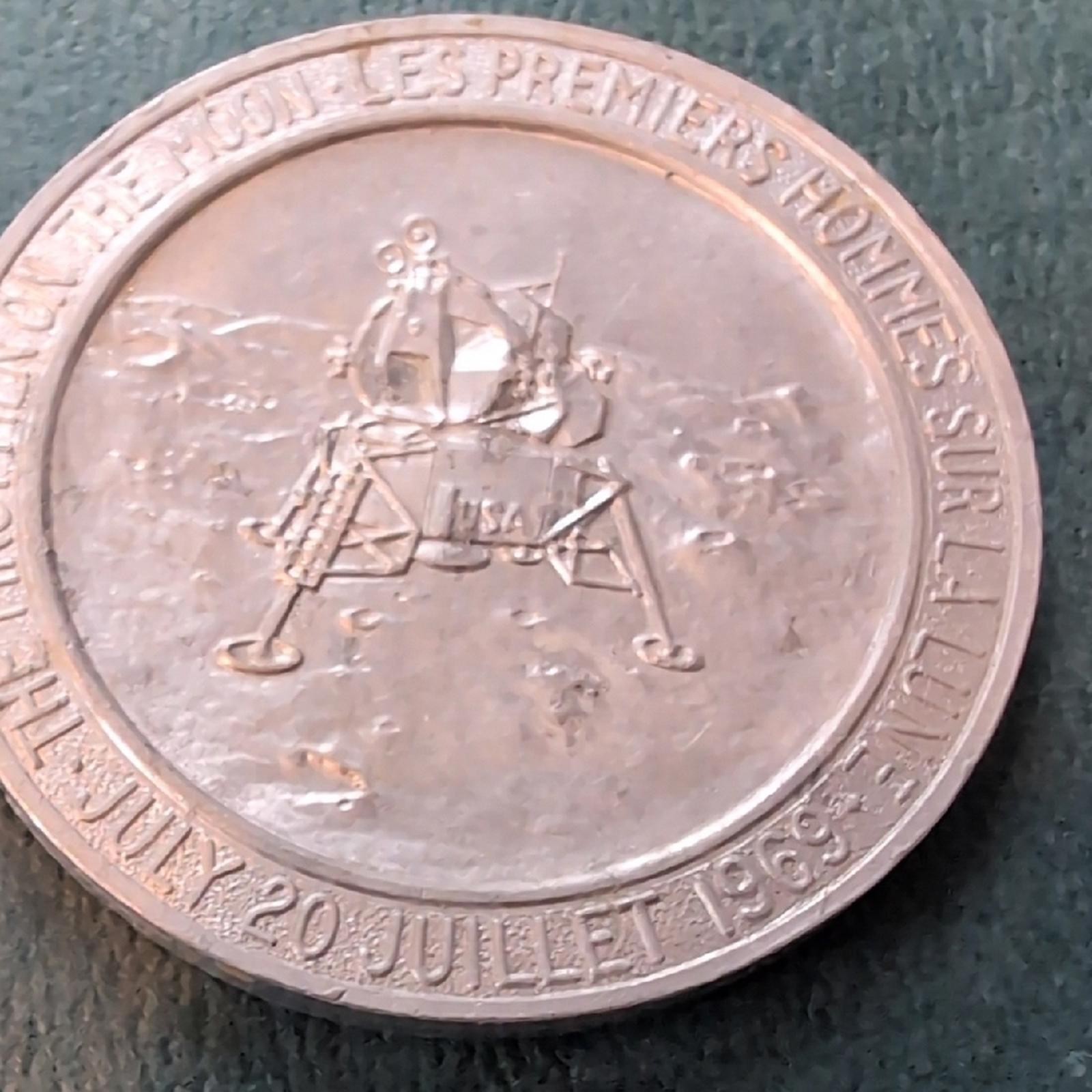 Apollo 11 Commemorative Coin