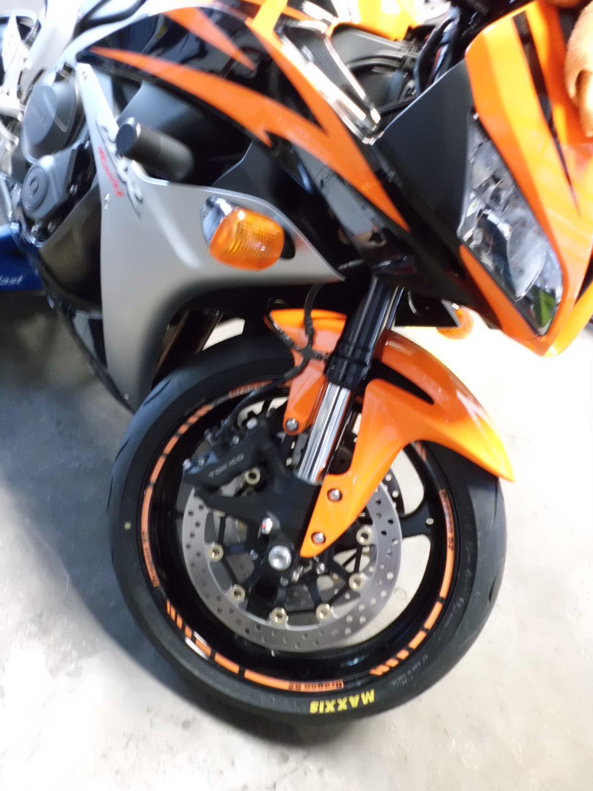 MOTORCYCLE RIM STRIPE WHEEL DECAL TAPE STICKER GSXR 600 750 1000 HAYABUSA KATANA