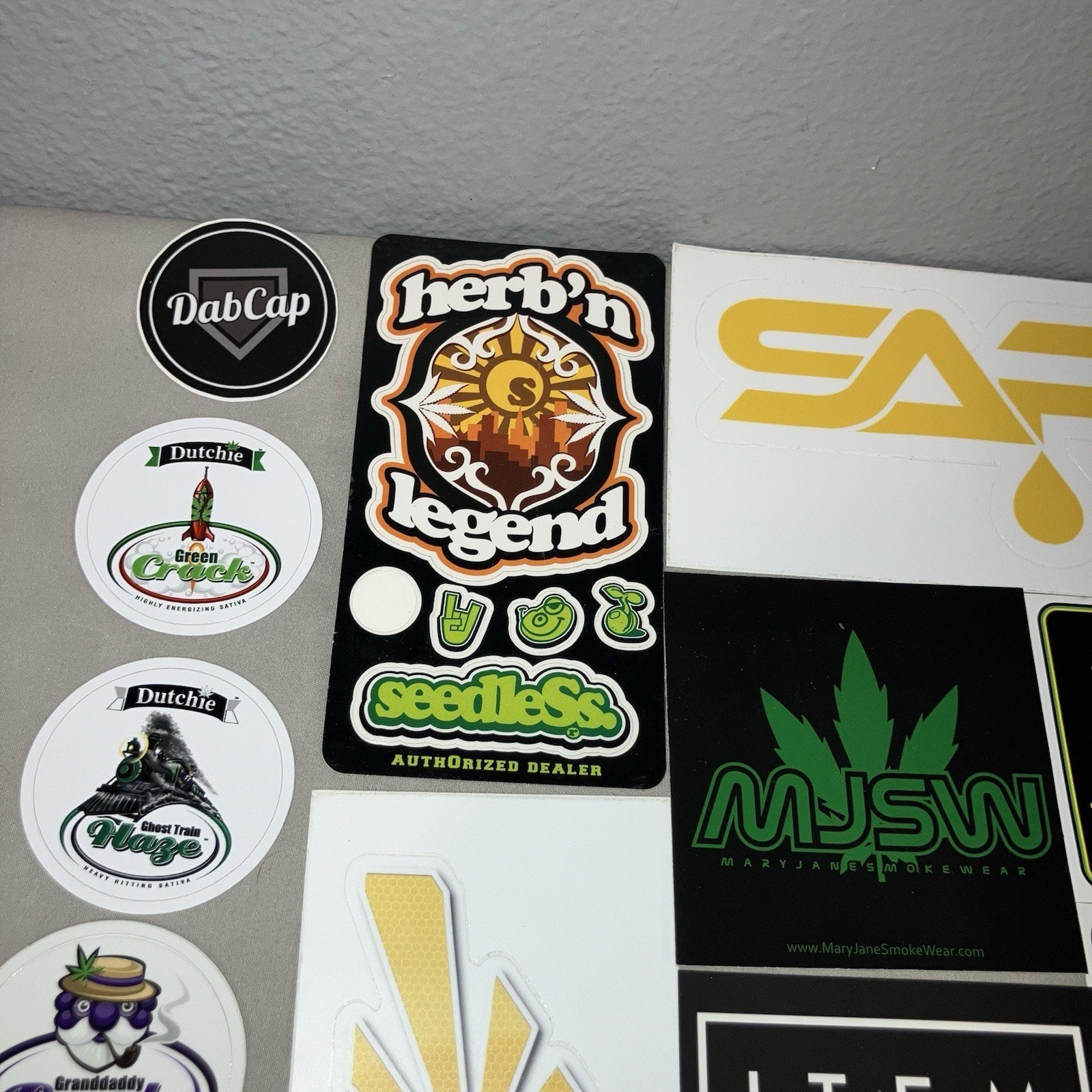 Stickers Lot Mmj 420 Brands Seedless Clothing Herbn Legend Dutchie Sap Cresco