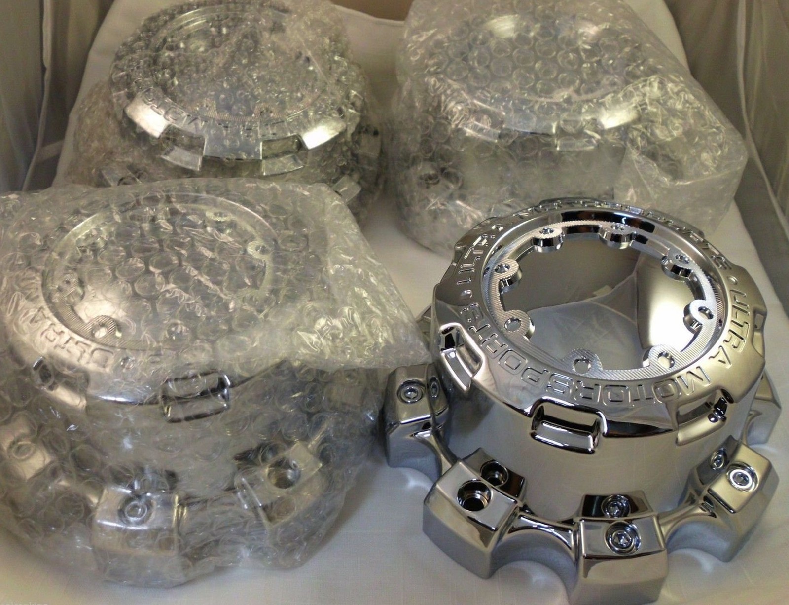 Chrome Wheel Center Cap (Qty 4) pn: 89-9880 (Replaces Ultra 89-9880)