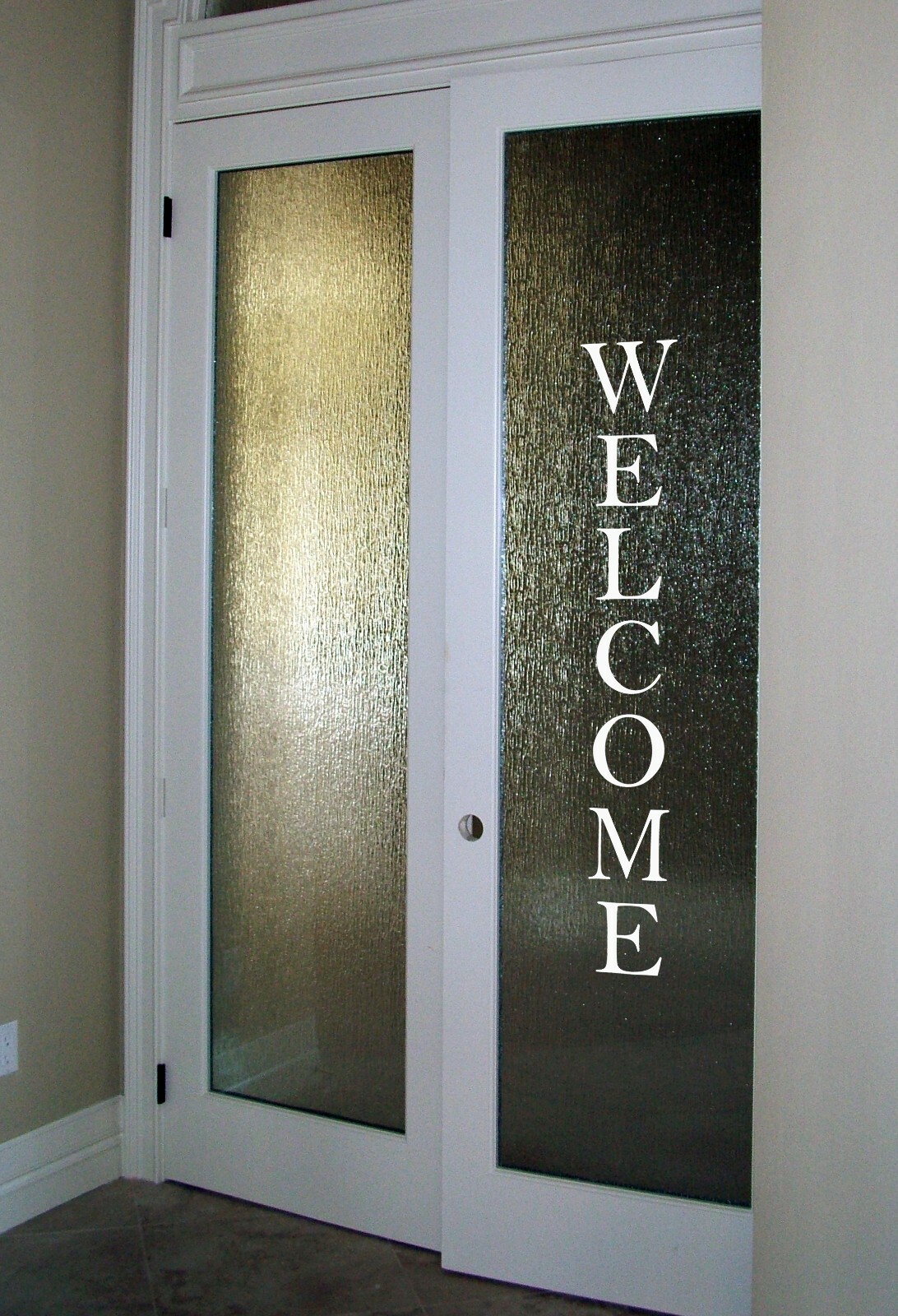 Welcome Vinyl Decal – Vertical Design – Home Decor – Die Cut Decal