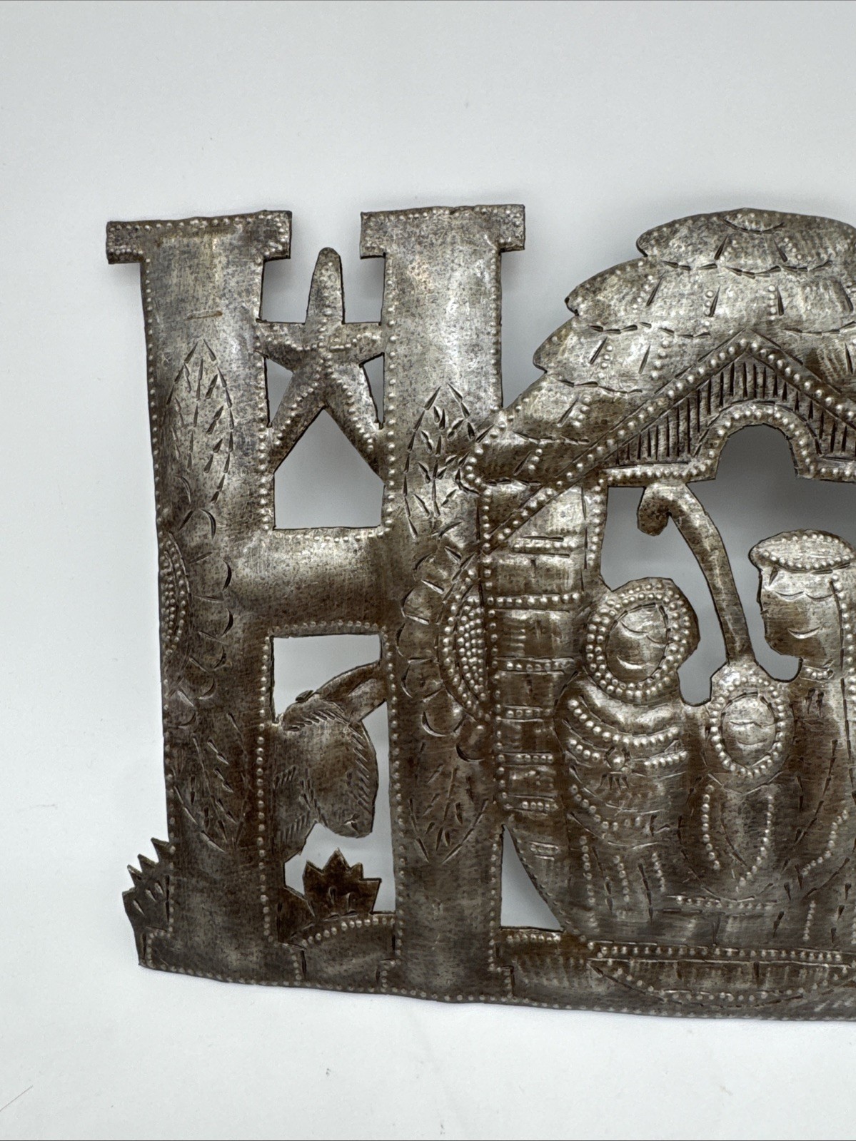 Freestanding 3D Manger Recycled Steel HOPE