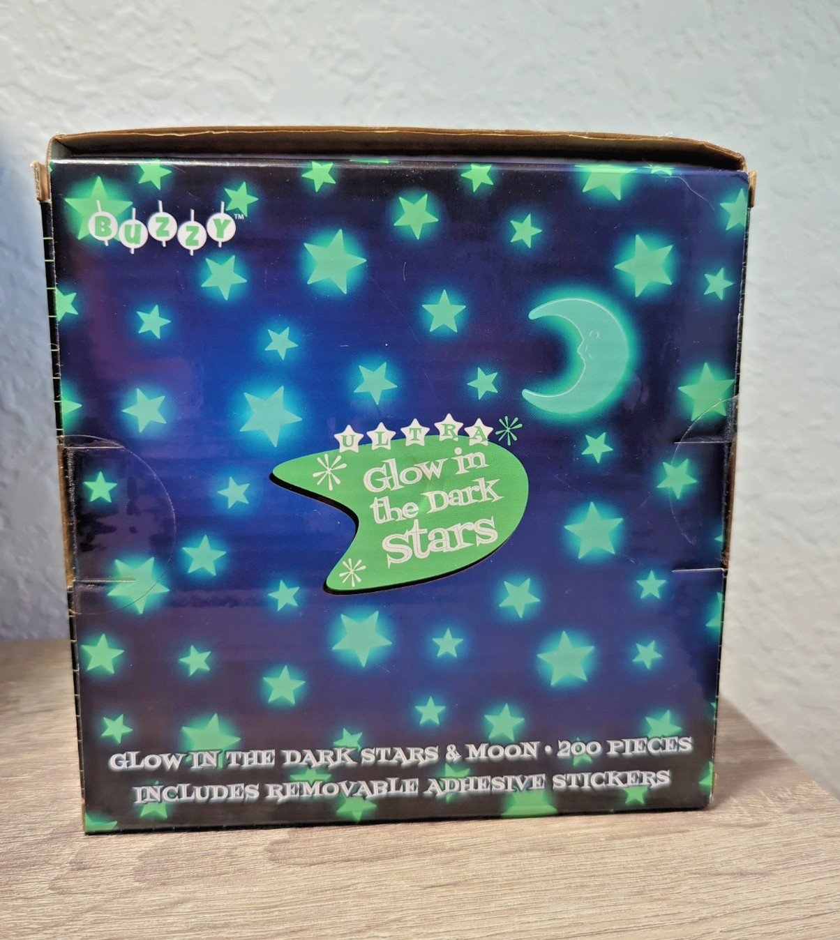 Glow in the Dark Stars & Moon 200 Piece Wall Ceiling Sticker Set Open Box
