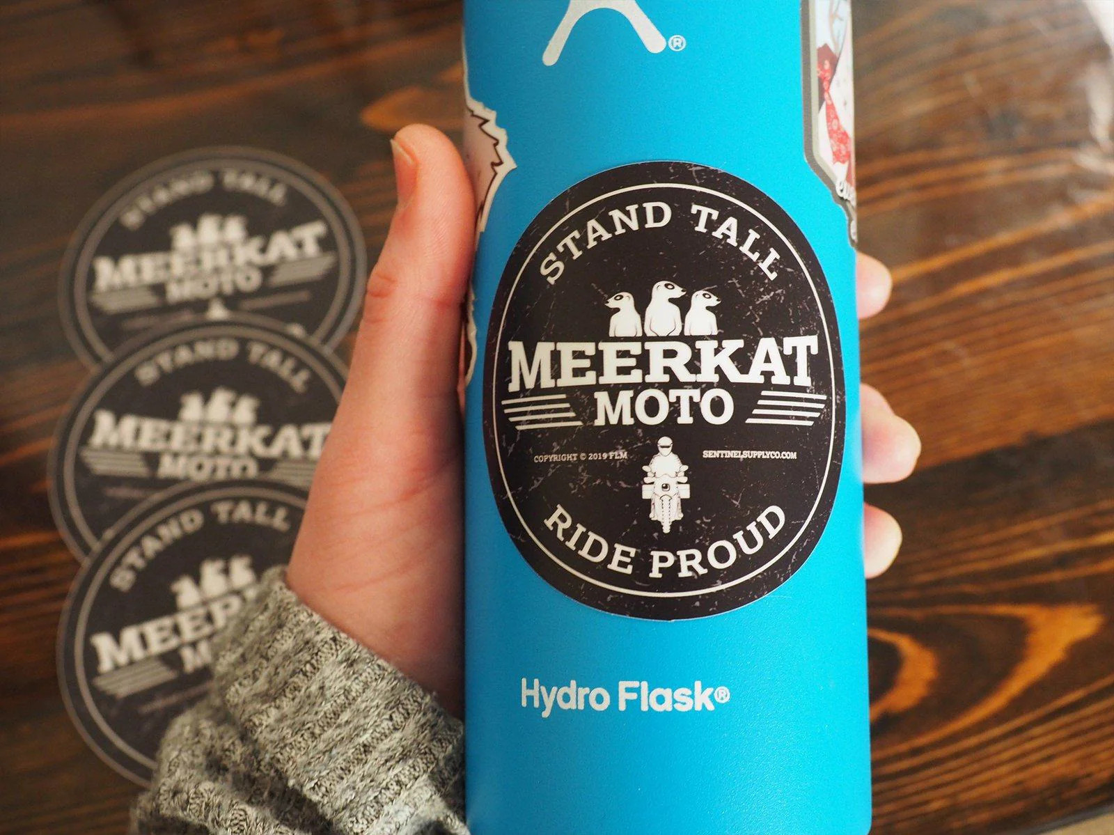 Meerkat Moto – Stand Tall Ride Proud Circle Sticker