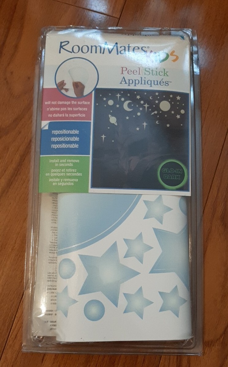 Roommates For Kids Peel & Stick Appliques Stars Space Planets Glo-In Dark NEW
