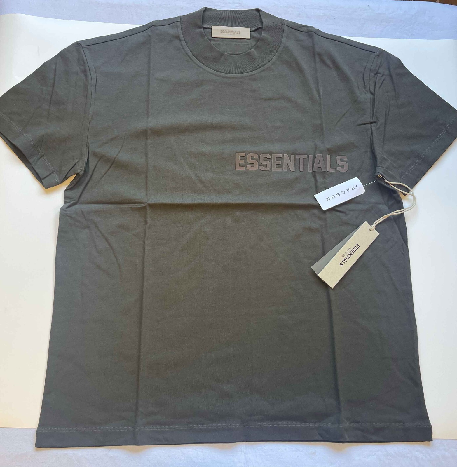Fear of God Essentials off black Short Sleeve T-Shirt Size Small