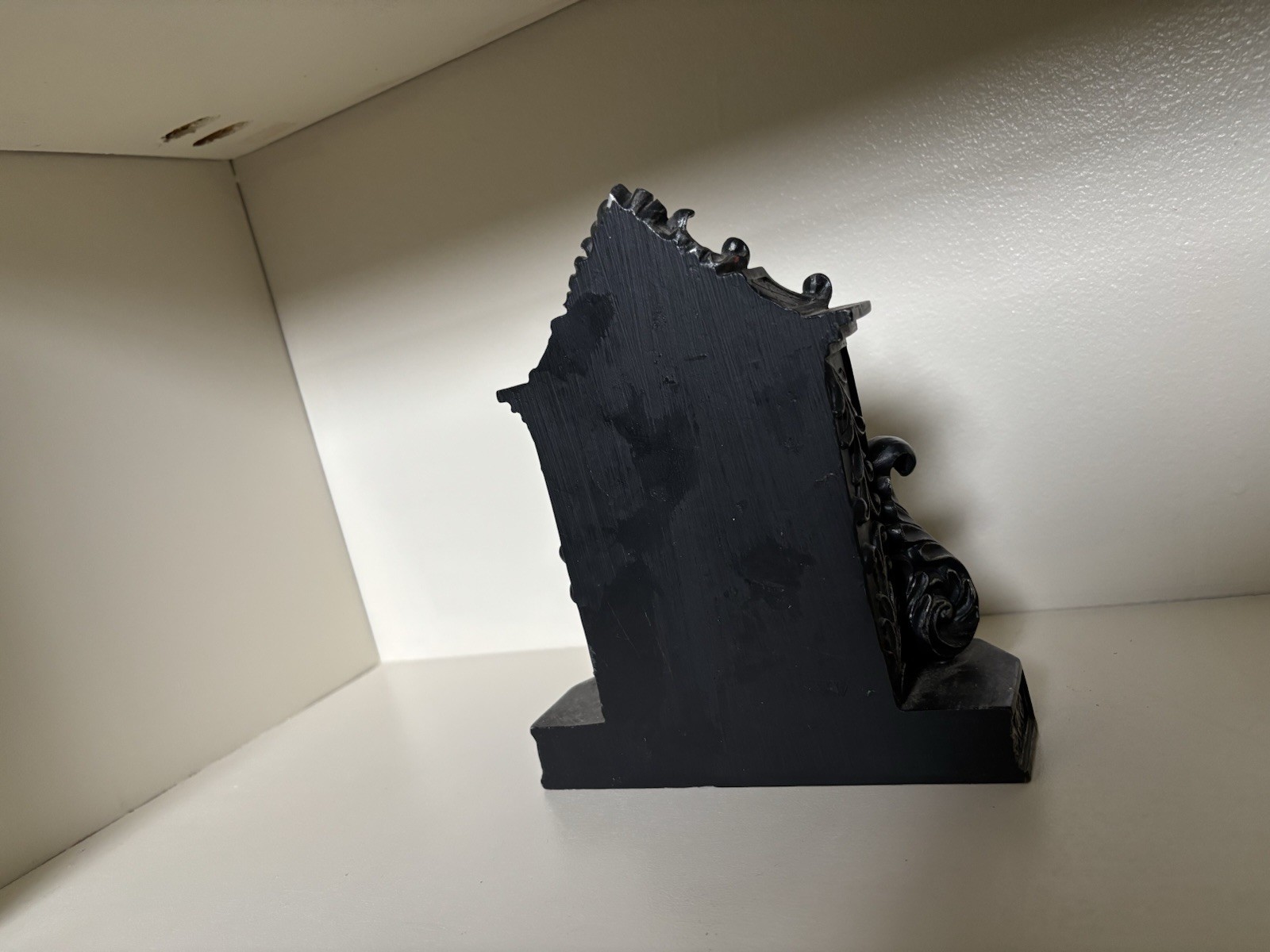 House Decoration|Black Stone Border With Mini Mural|Perfect For Your House