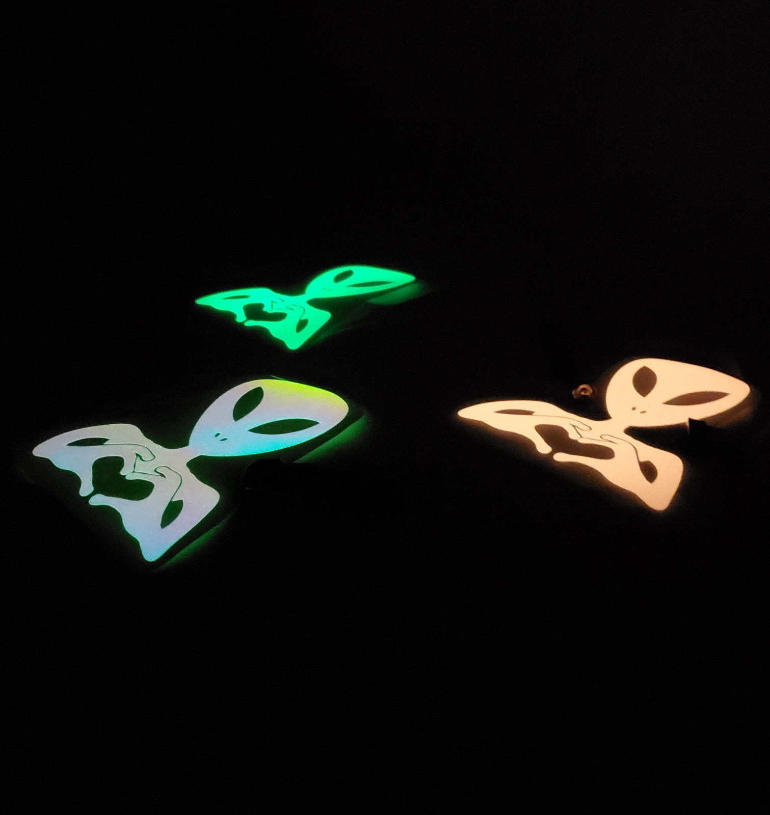 Glow In The Dark Vinyl Decals Heart Symbol Alien Medium Size Lit Studios New