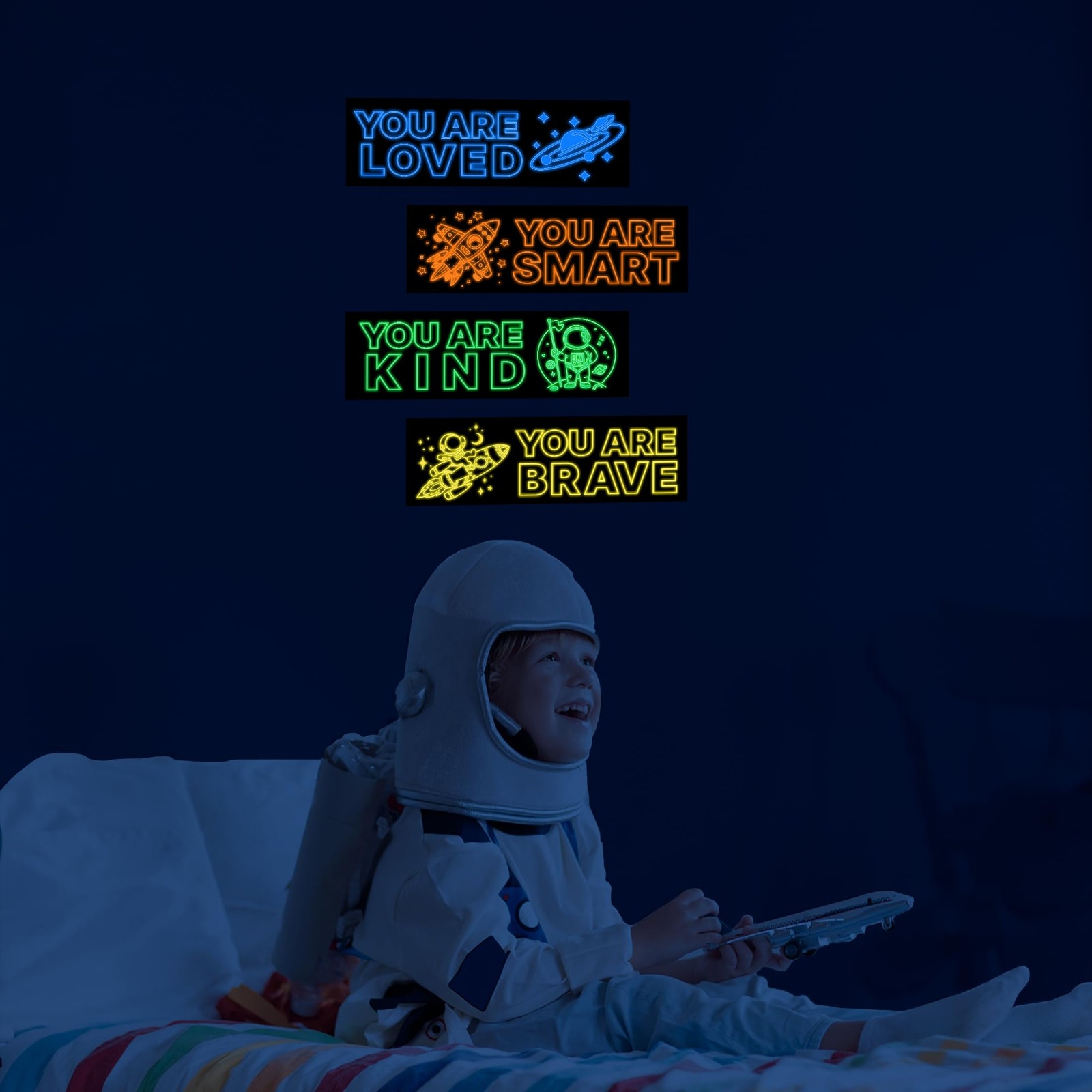 Robmoda Glow Astronaut Wall Stickers 4 Colors