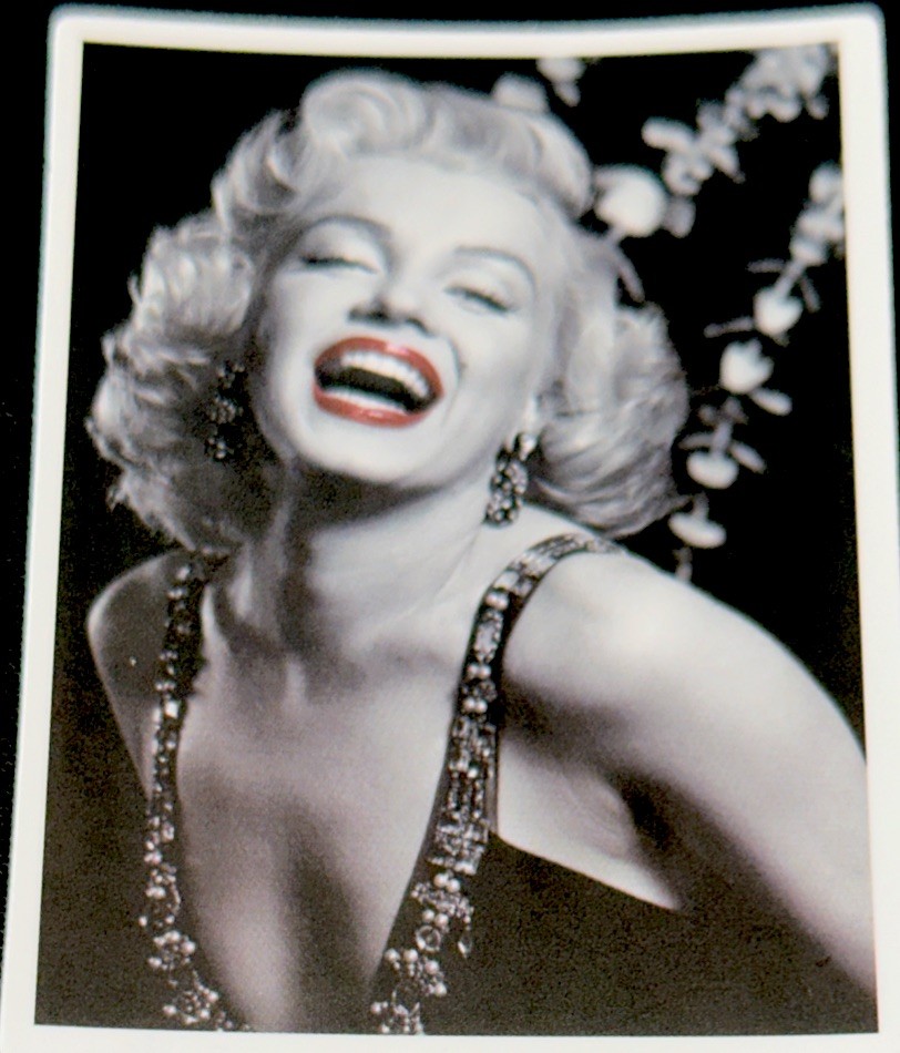 MARILYN MONROE STICKER✨💋💄❤️👠✨2 3/4” X 2”✨SEXY & BEAUTIFUL✨LEYEND✨❤️‍🔥✨💫