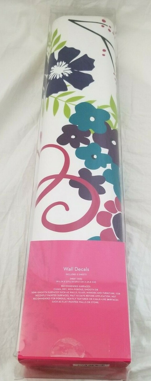 Xhilaration Floral – Love Wall Decals NIP