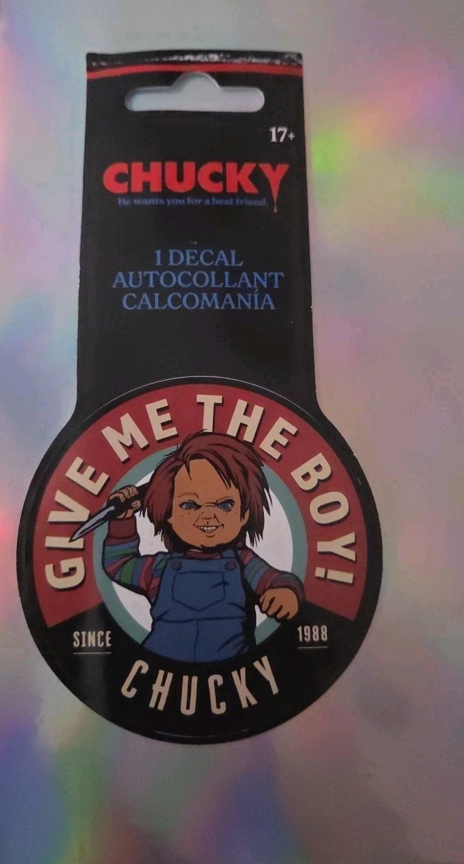 ROOMSCAPES CHUCKY DECAL Trends International GIVE ME THE BOY!