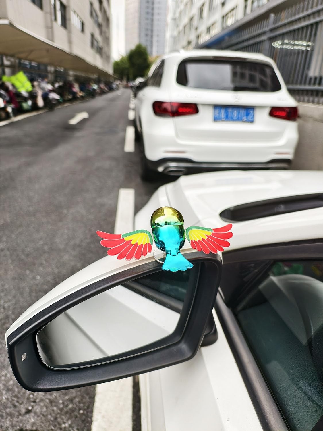 "Flying Birds Car Stickers for Hood, Roof, Mirror, Trunk – 1PCS (Red Green)"