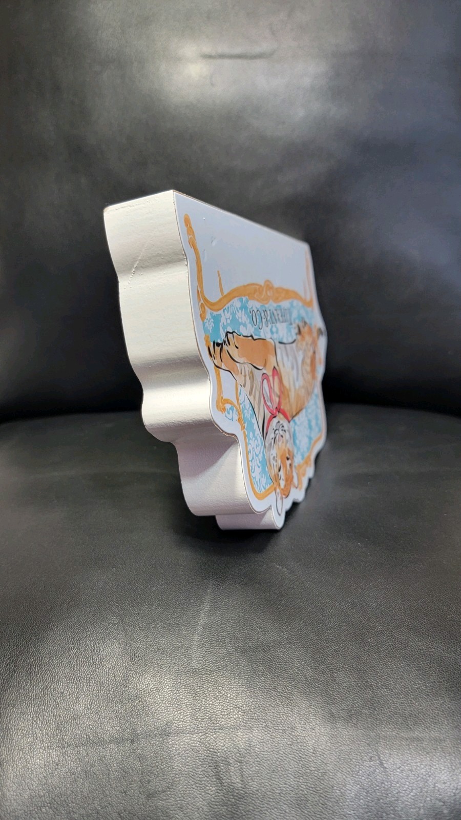 Tiffany & Co Wooden Sign Home Decor Meditating Tiger with Pink Bow 8" x 5" X 1"