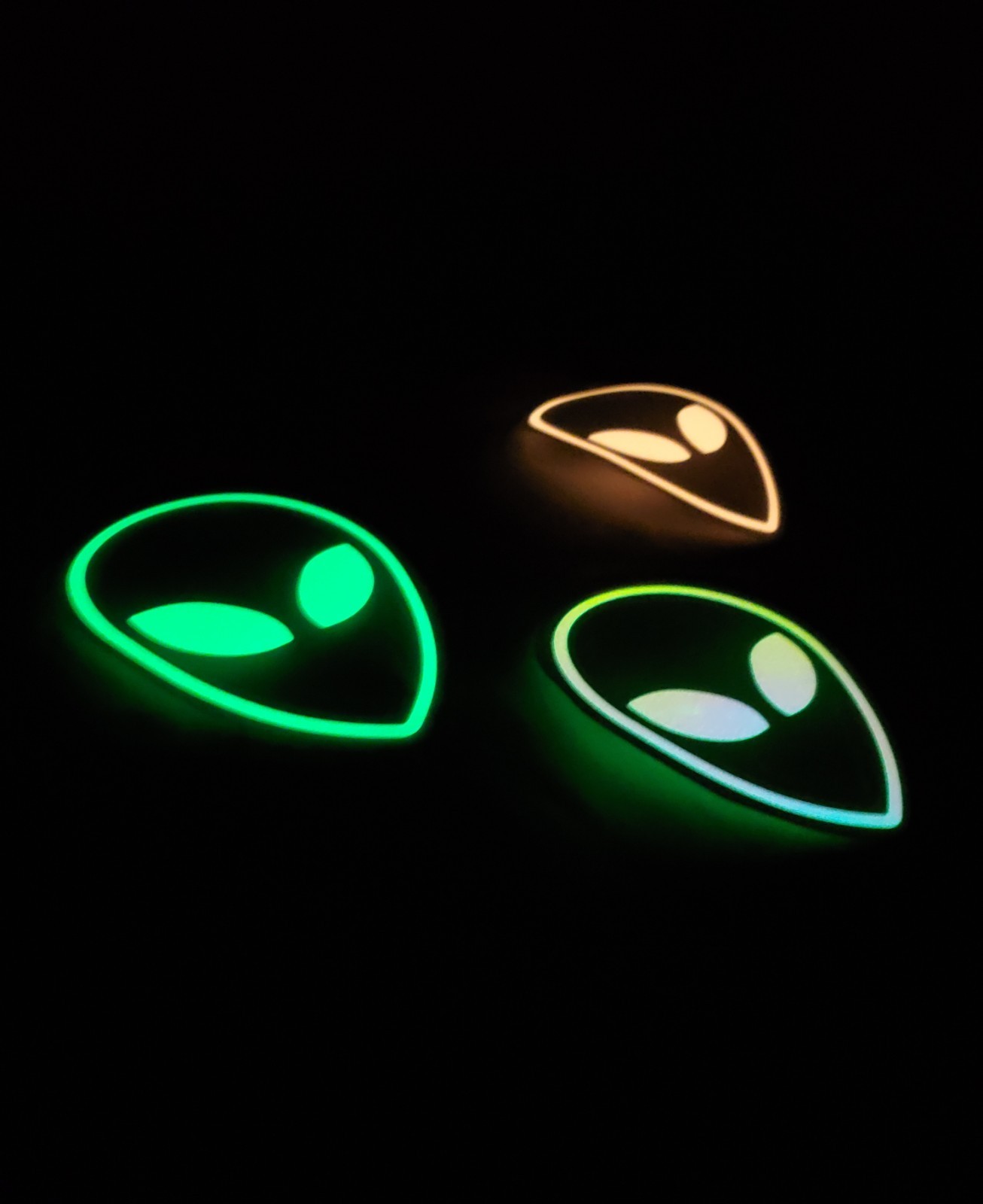 Glow In The Dark Vinyl Decals Alien Head Outline Medium Size Lit Studios New