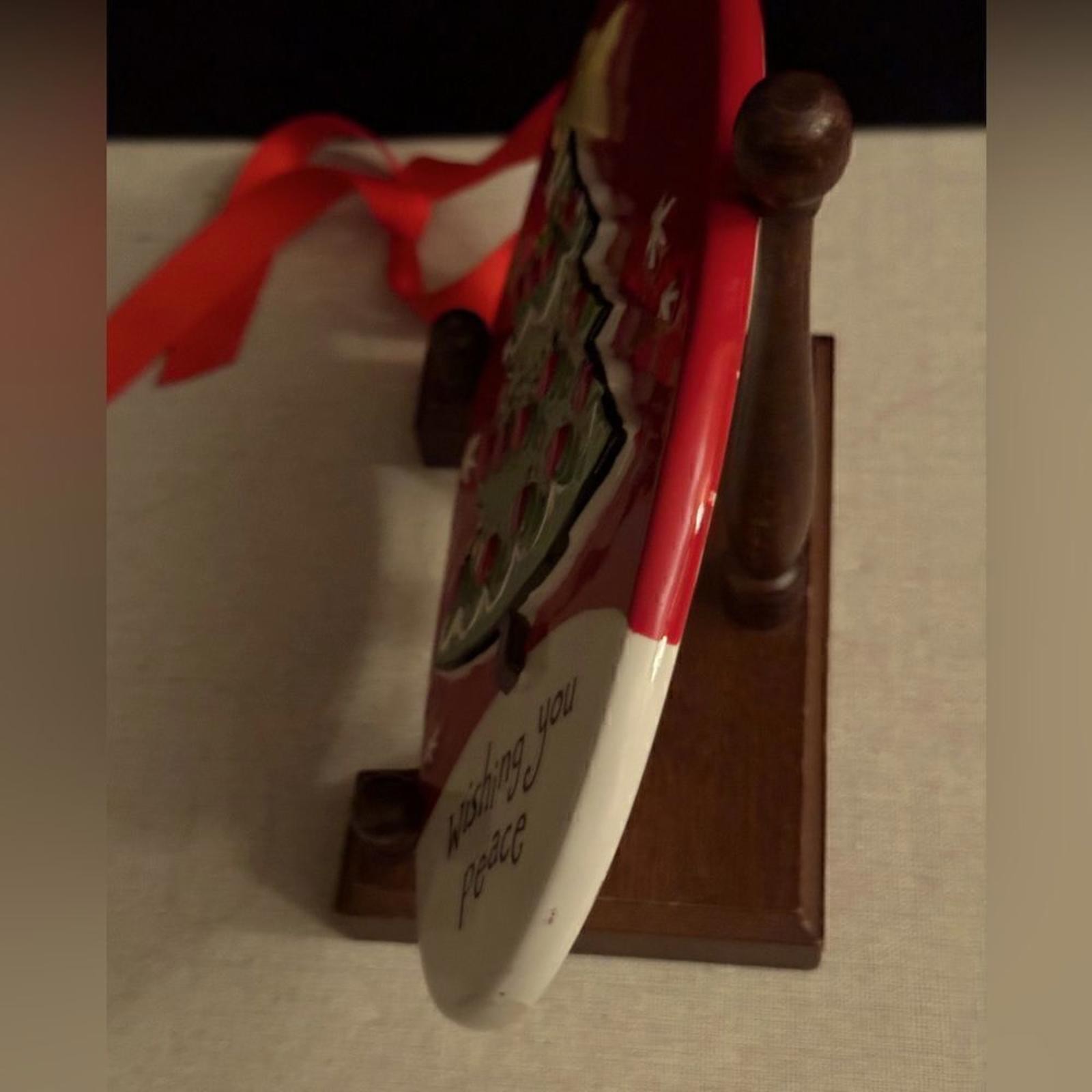 Grasslands Road Vintage Christmas oval wall plaque w raised Christmas tree