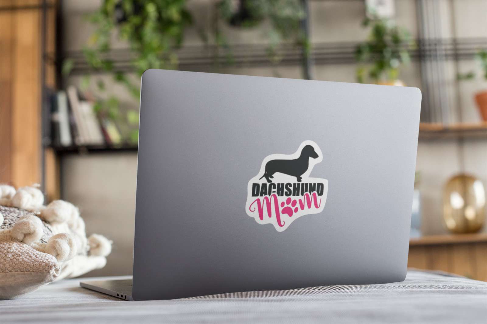 DACHSHUND MOM 4.5 inch Decal Fashion Woman – Sticker Graphic – PS760