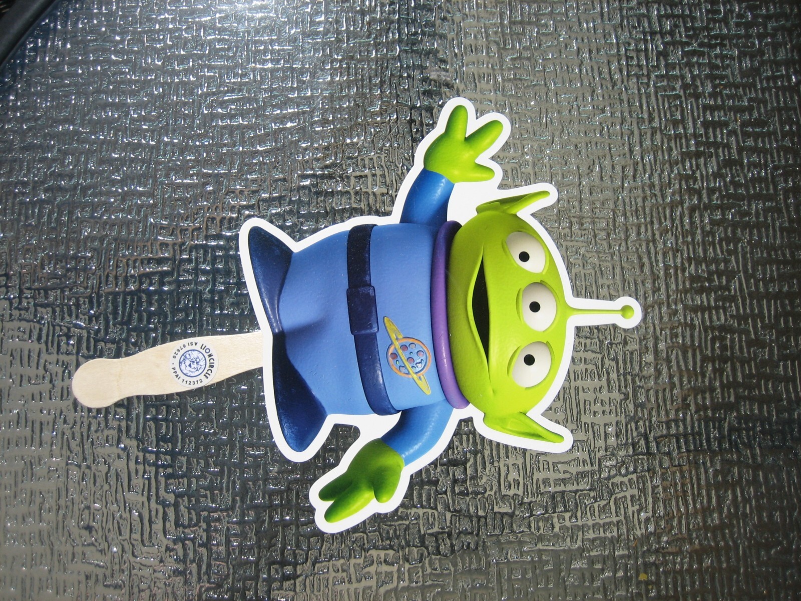 Toy Story Little Green Men Buzz Lightyear| 8" c 12" FAN SIGN on Stick NEW face