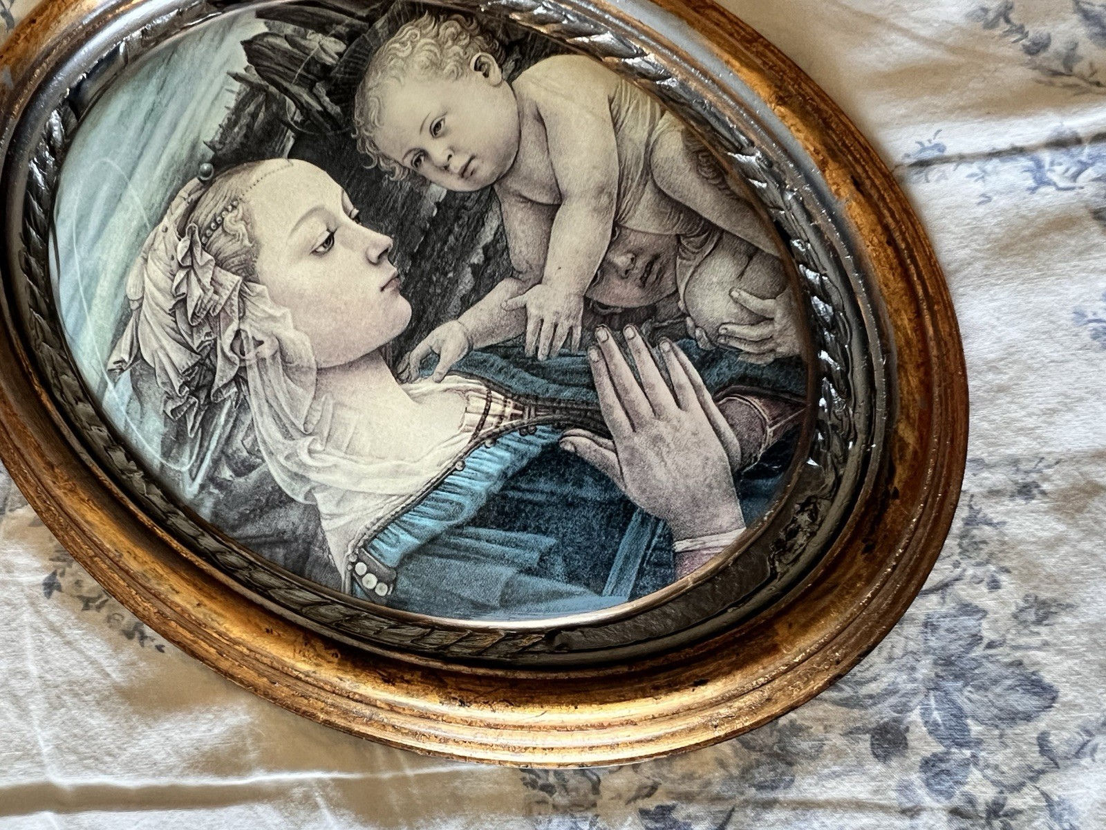Victorian Mother Child Wall Plaques Set of 2 8.5" Vintage Style Romantic Decor