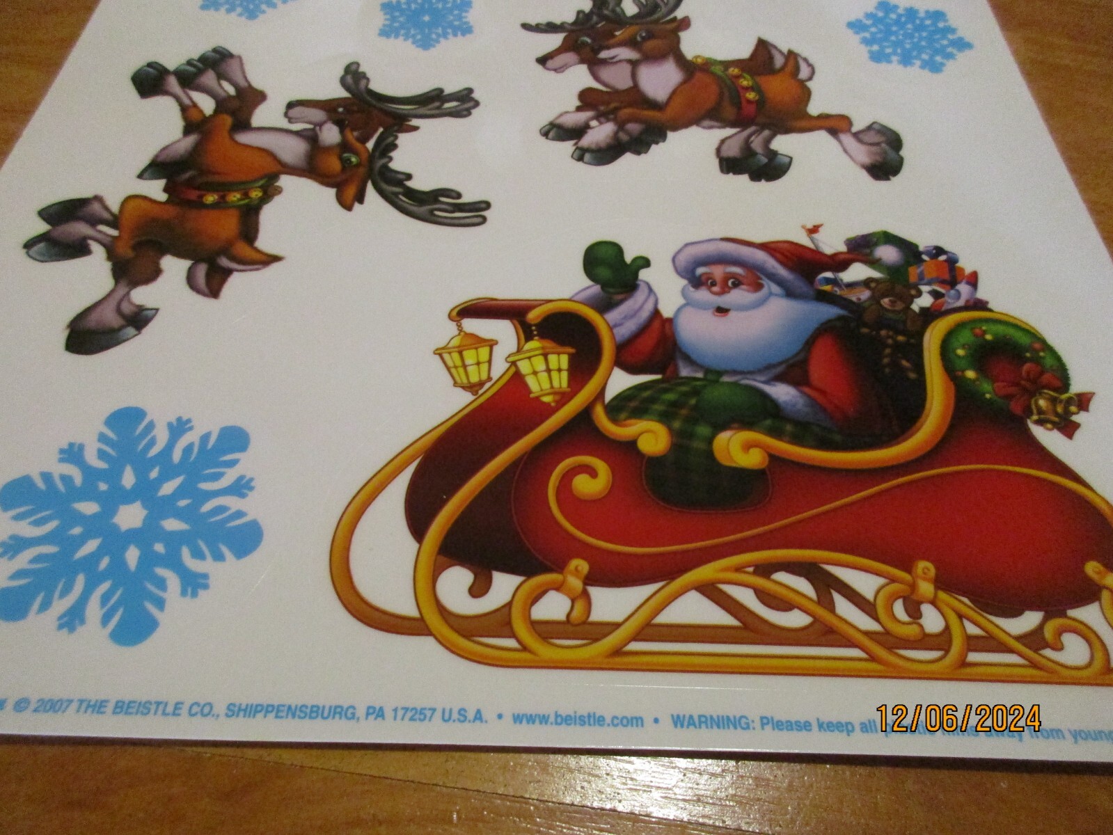 2007 Beistle Christmas Cling Santa and Sleigh Vintage 10pc Window Decoration NOS