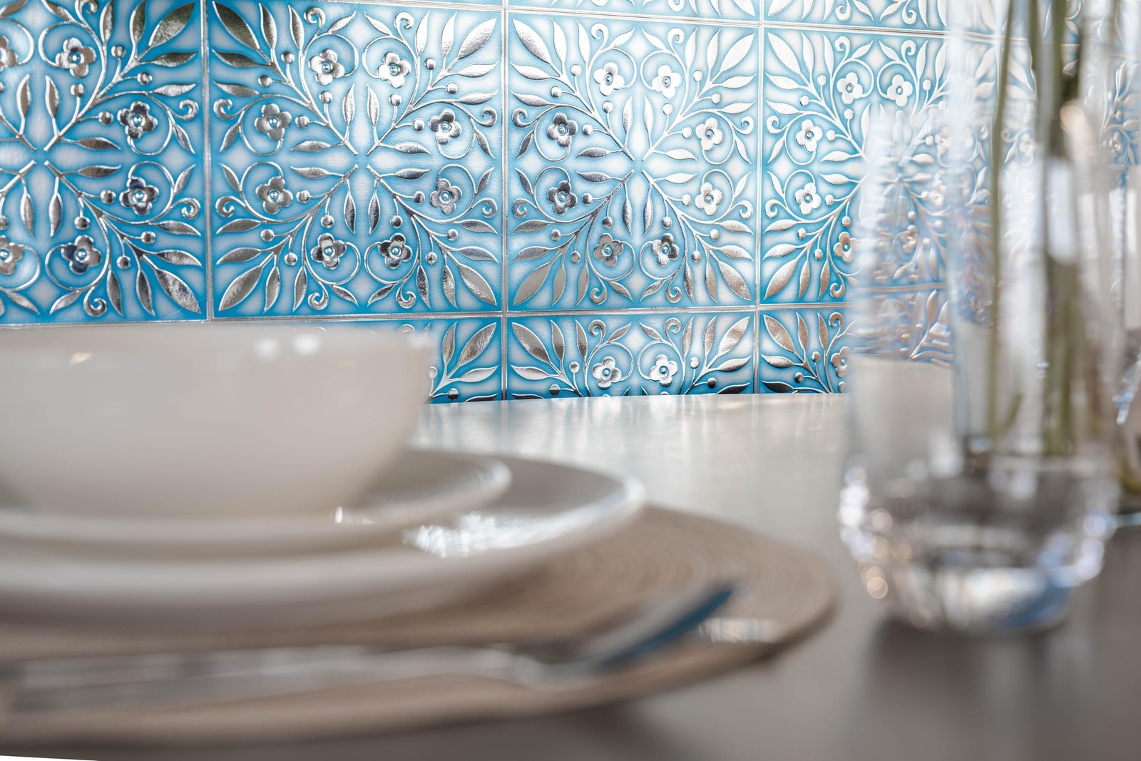 Main Street 24-Pack of 8 x 8" Wallpaper Tiles Peel and Sitck in Blue and Silv…