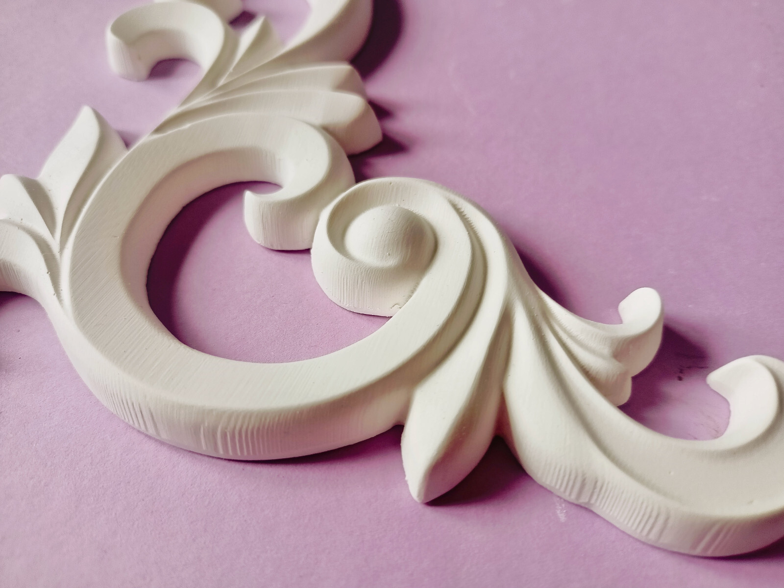 Gypsum Decorative Ornament 'Pride' In White Gold Silver Etc. Relief Decoration