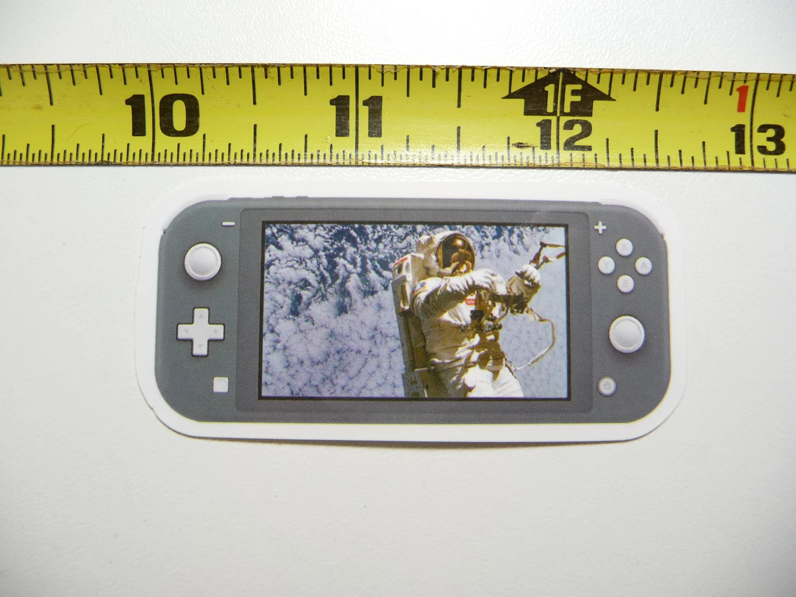 RETRO ASTRONAUT SPACE WALK SMALL STICKER DECAL SCREEN IMAGE VIDEO GAME SYSTEM