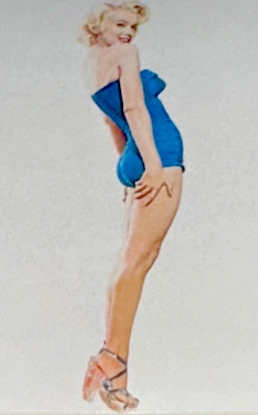 MARILYN MONROE STICKER✨💋✨👠✨3 3/8” x 2 5/8”✨VINTAGE✨SEXY BLUE BIKINI✨💙💫