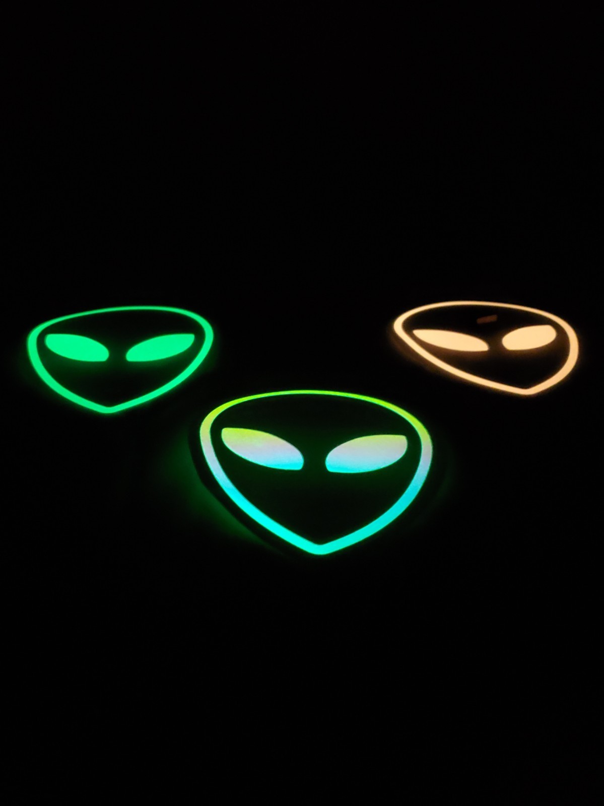 Glow In The Dark Vinyl Decals Alien Head Outline Medium Size Lit Studios New