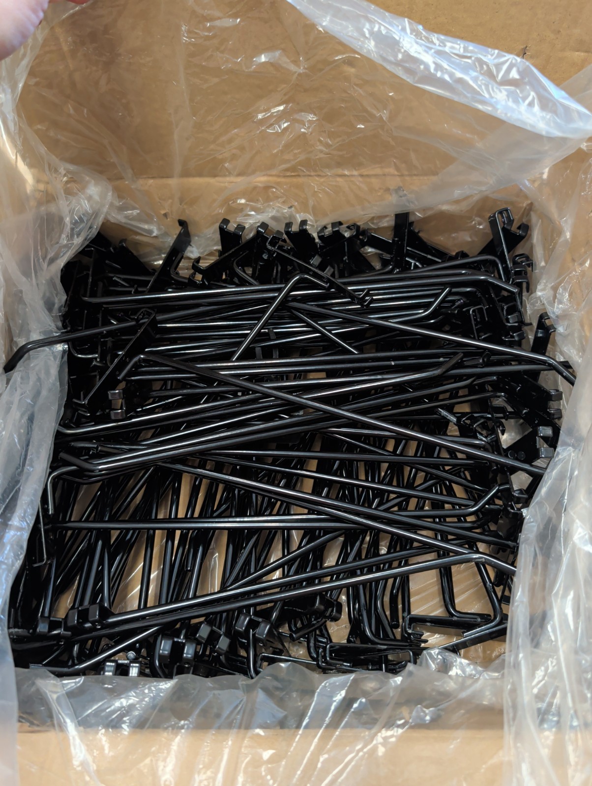 Econoco BLK/H12 Black Grid Panel Hook (Pack of 96)