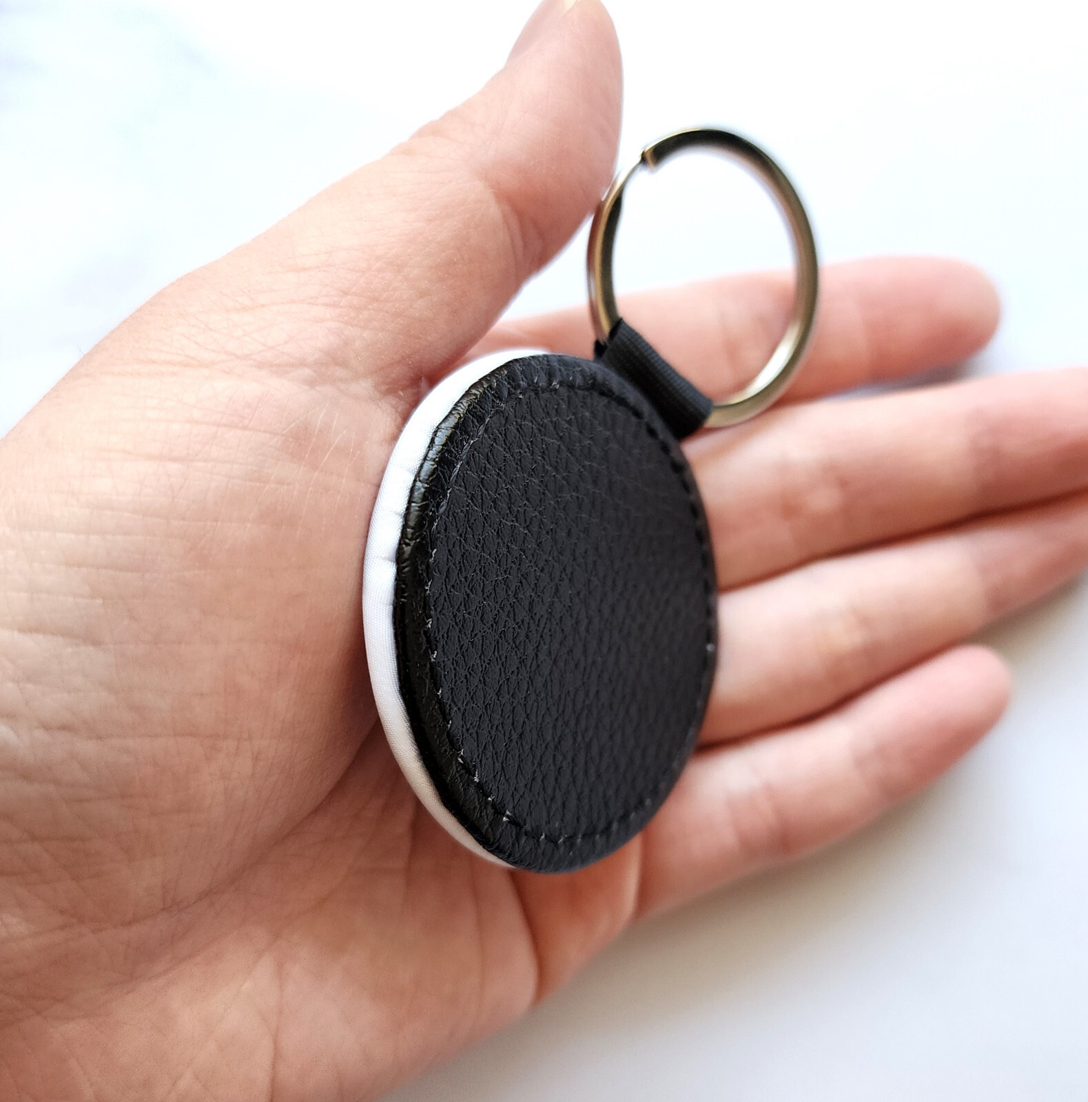 Retro "Respectfully" Middle Finger Keychain – PU Leather, 2×2 Inches
