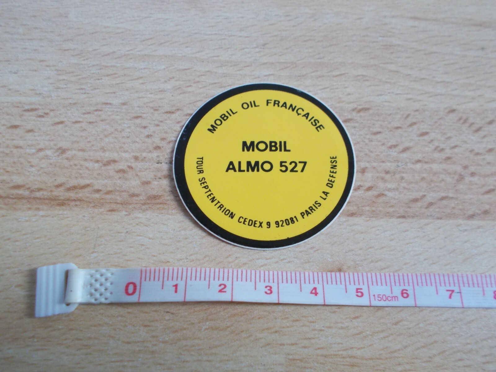 Small Sticker Mobil Oil French – Mobil Almo 527