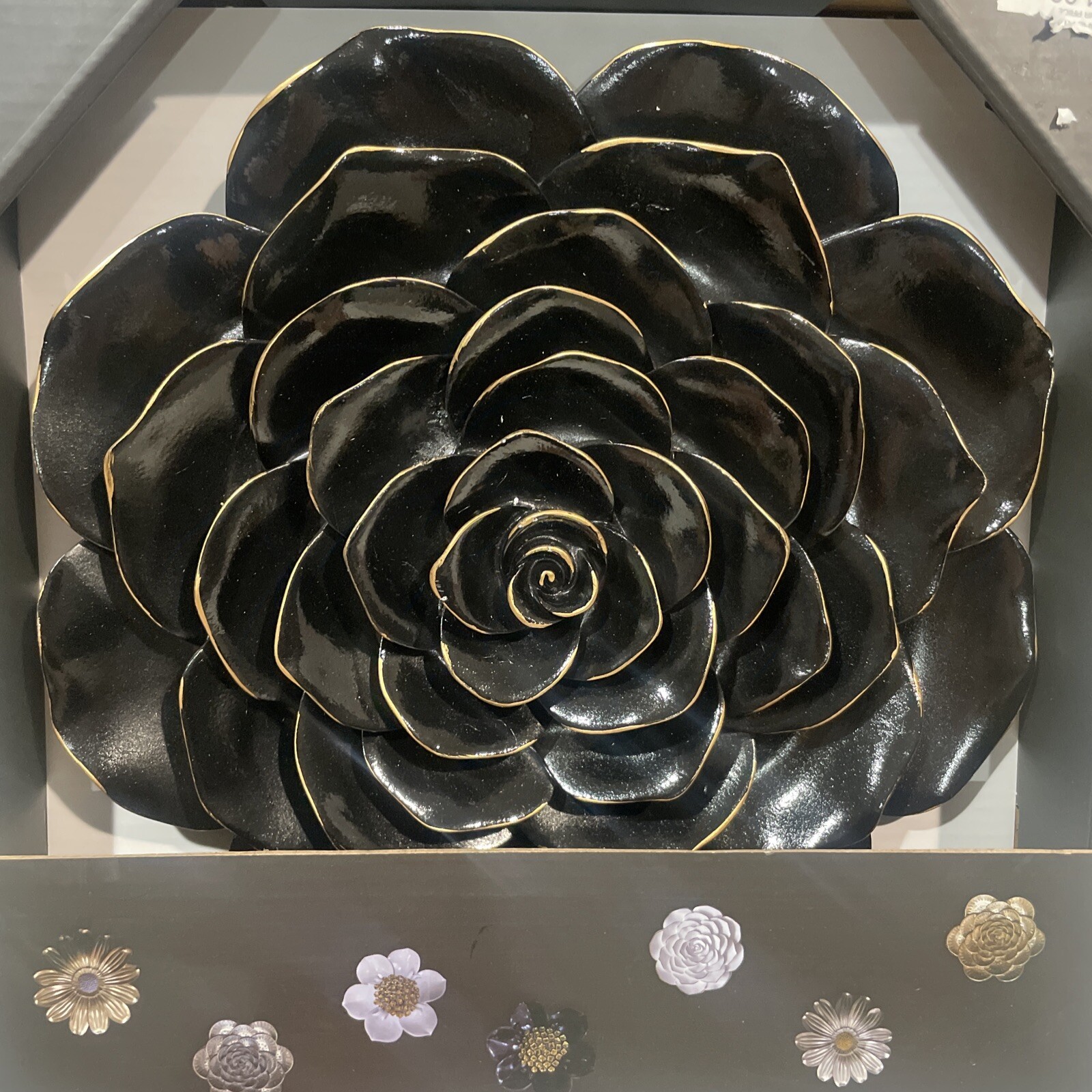 Wall 3rd Flower Decoration For any Room. Very Pretty. Brand New!
