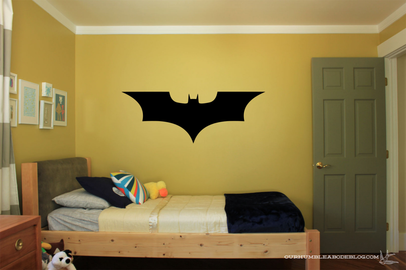 Batman Logo Wall Vinyl Home Decor Art Decal 36"x13" Colors