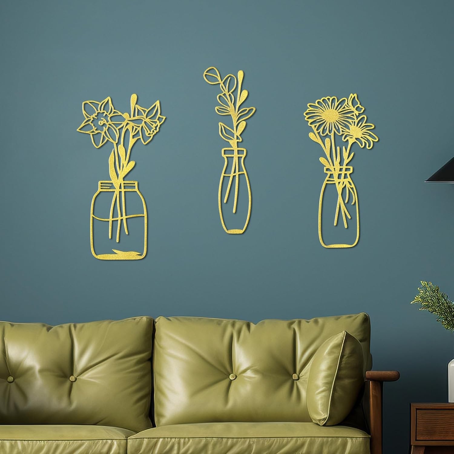 Minimalist Gold Metal Flowers Wall Sculpture Set – Perfect for Living Rooms