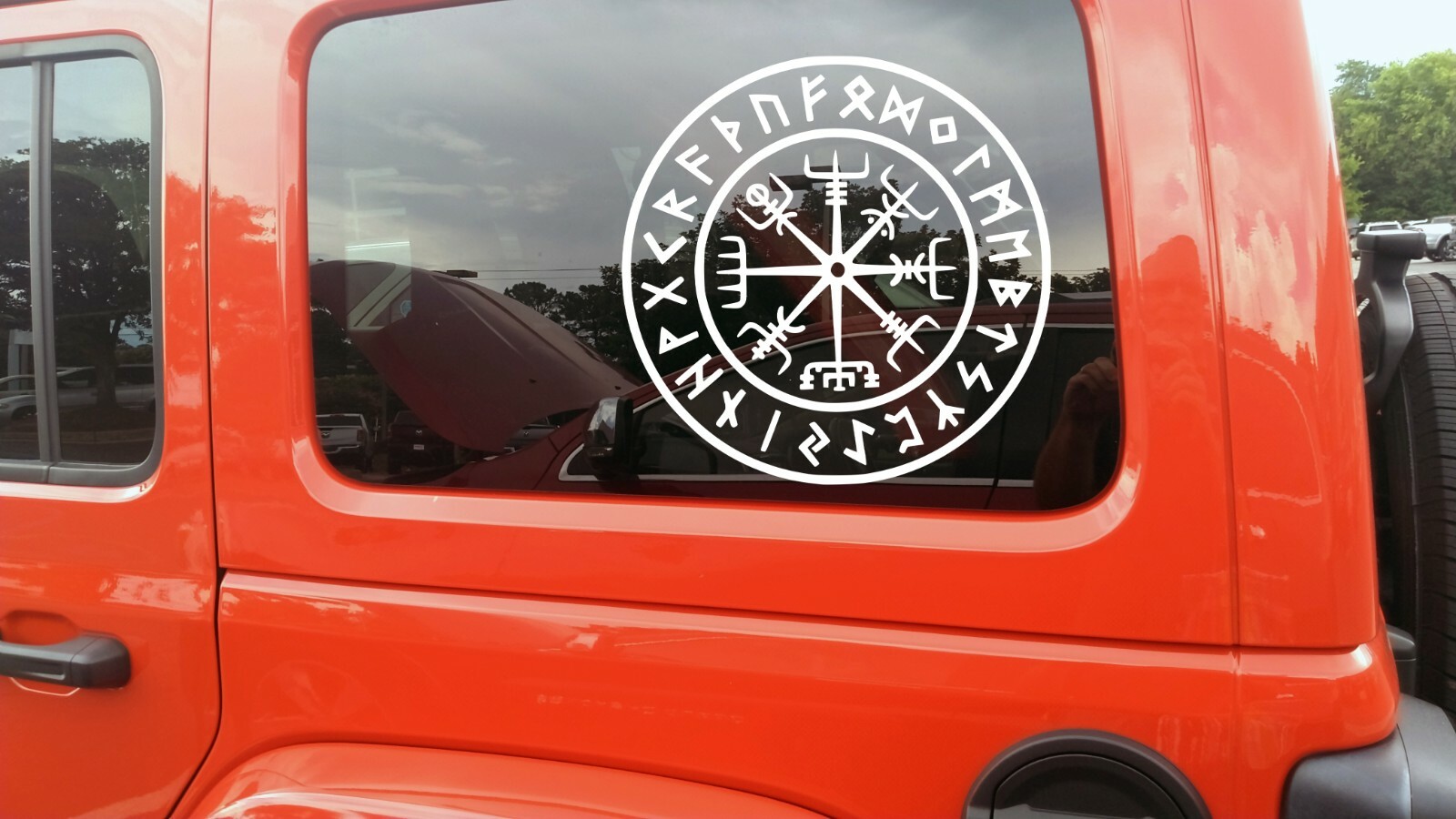 Viking Compass V9 in Runic Circle Vinyl Decal – Nordic Runes Waypost Sign
