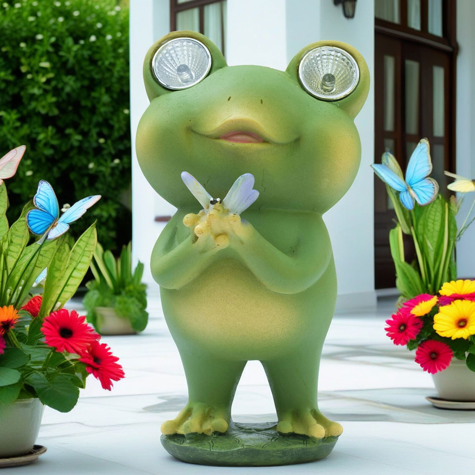 KRAFTSKALA Playful Solar-Powered Resin Adorable Frog Statue – Auto Light-Up Eyes