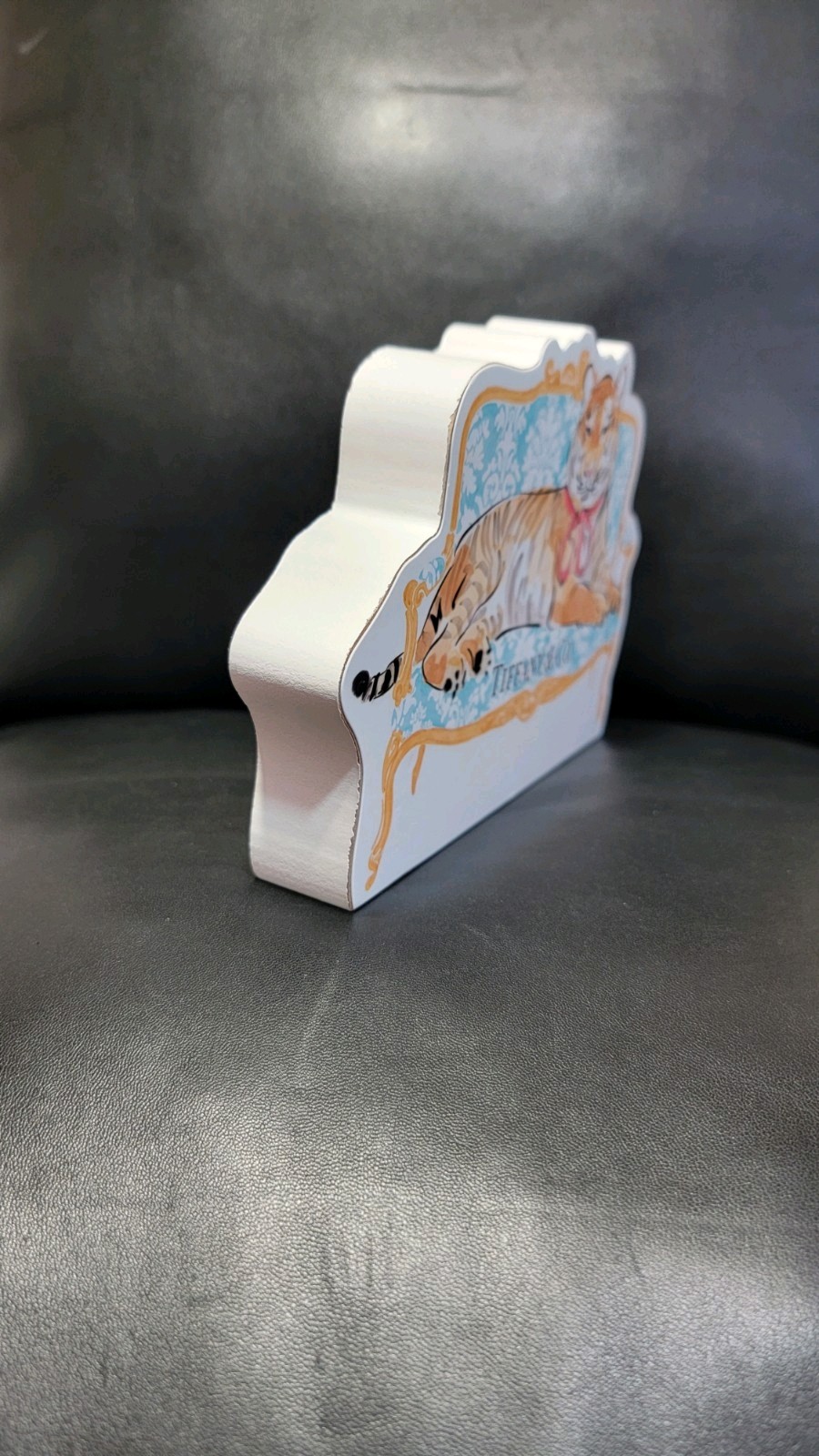 Tiffany & Co Wooden Sign Home Decor Meditating Tiger with Pink Bow 8" x 5" X 1"