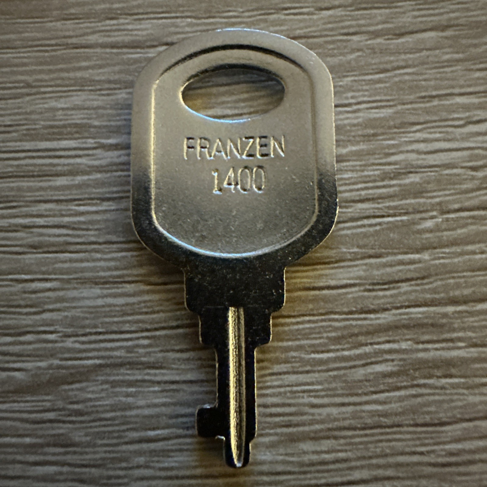 Spare Case Keys – CHOOSE – Instrument Etc Square / Round