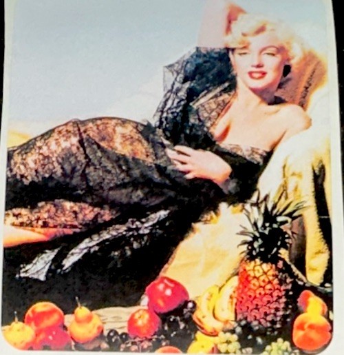 MARILYN MONROE STICKER✨🍎💋🍒✨3 3/8” x 2 5/8”✨VINTAGE✨😋✨ POSING IN LACE✨🔥
