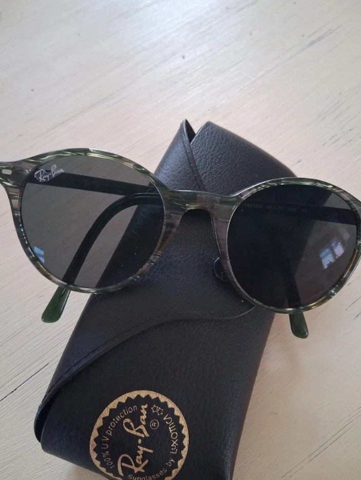 Ray Ban SMALL TRANSPARENT Sticker – Qty1 – (Tracked delivery – UK Only)