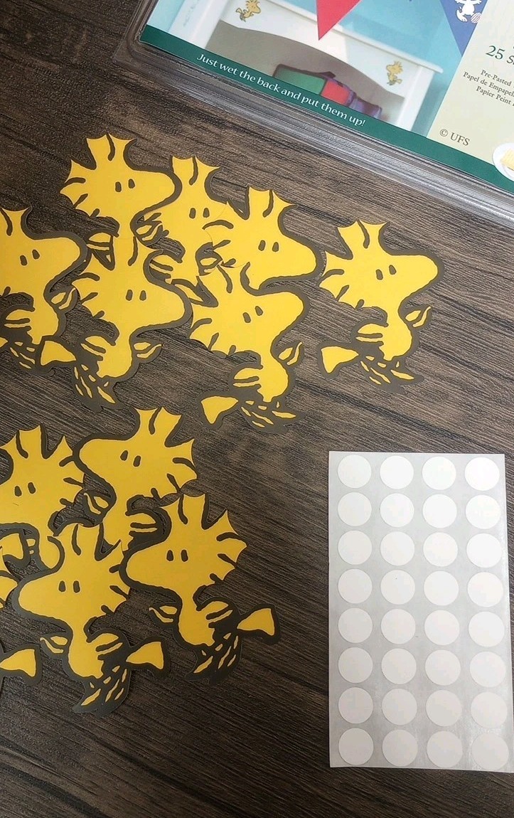Wallies Peanuts Snoopy & Woodstock 25 Piece Cutouts Decals Prepasted Wallpaper