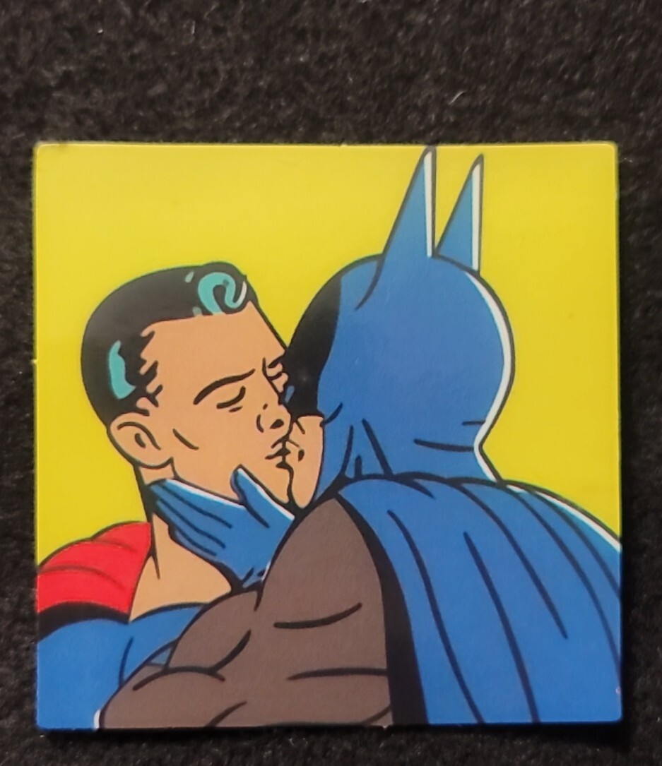 SUPERMAN BATMAN STICKER "KISSING" 2 1/2 X 2 1/2 " GLOSSY