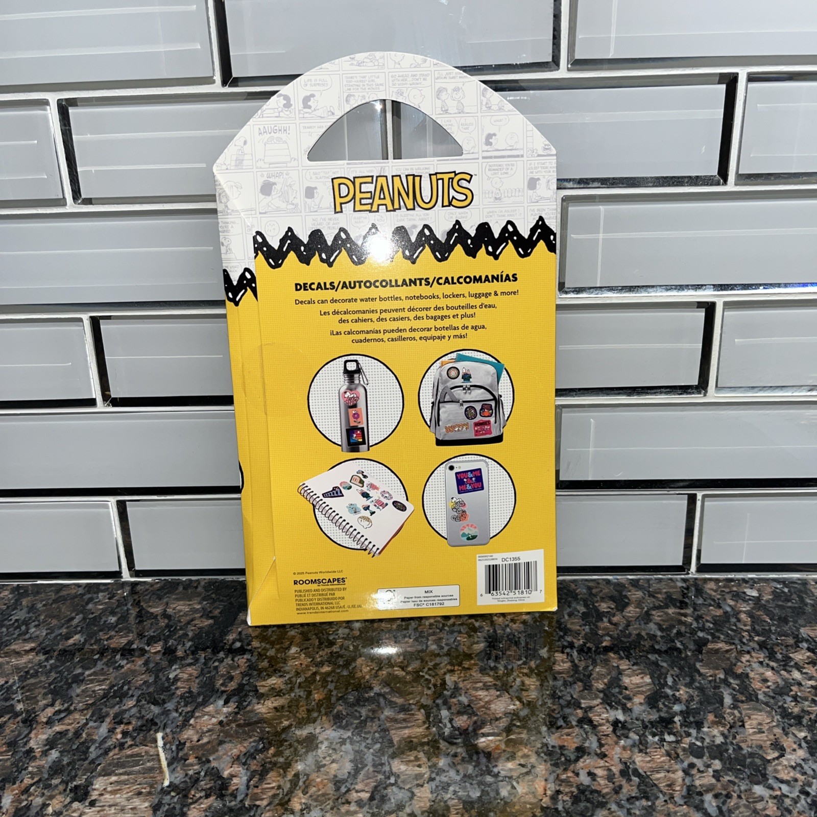 Peanuts Roomscapes Pack of 100 Decals Peel and Stick Stickers Snoopy Charlie