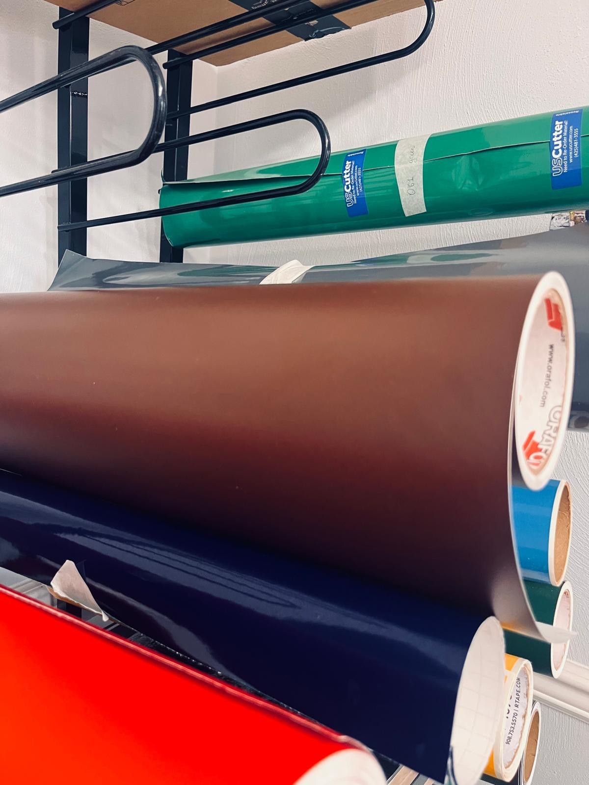 ORACAL 651 Calendered Vinyl Film roll 24 in by 8 yards Matte Brown 080