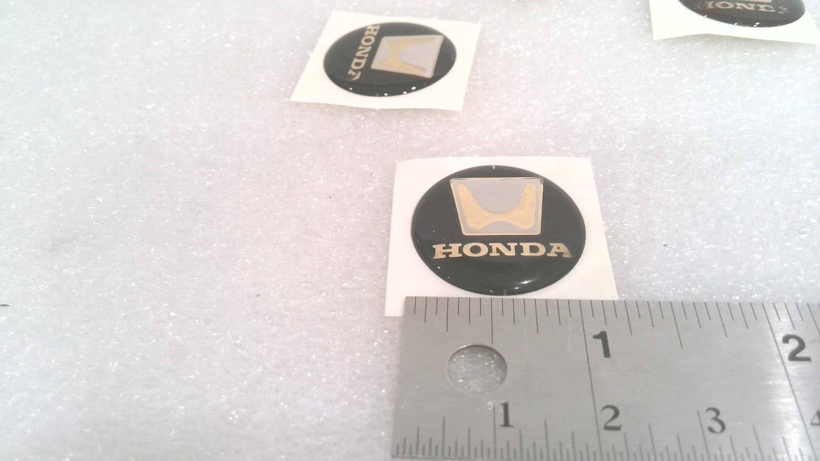 HONDA LOGO DOMED DECAL, STICKER BLACK/GOLD/GRAY, 2.5 MM X 1.1" (LOT OF 100)