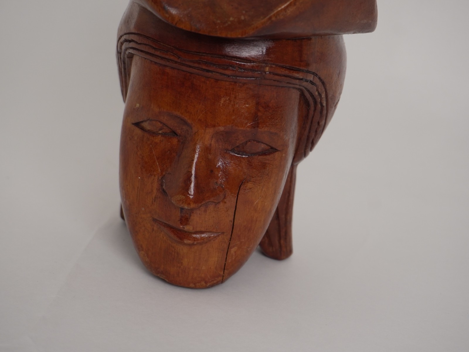 Home decoration Cigarette Ashtray Wood craving folk art Wall Hanging