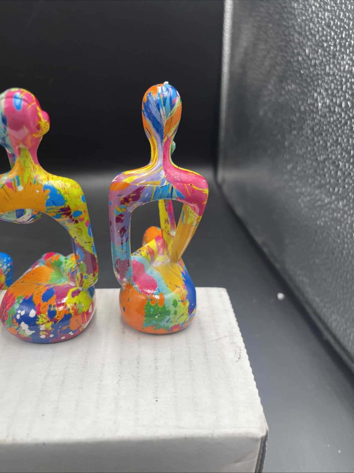 home decor set of 7 resin graffiti thinker Reader statues accent abstract