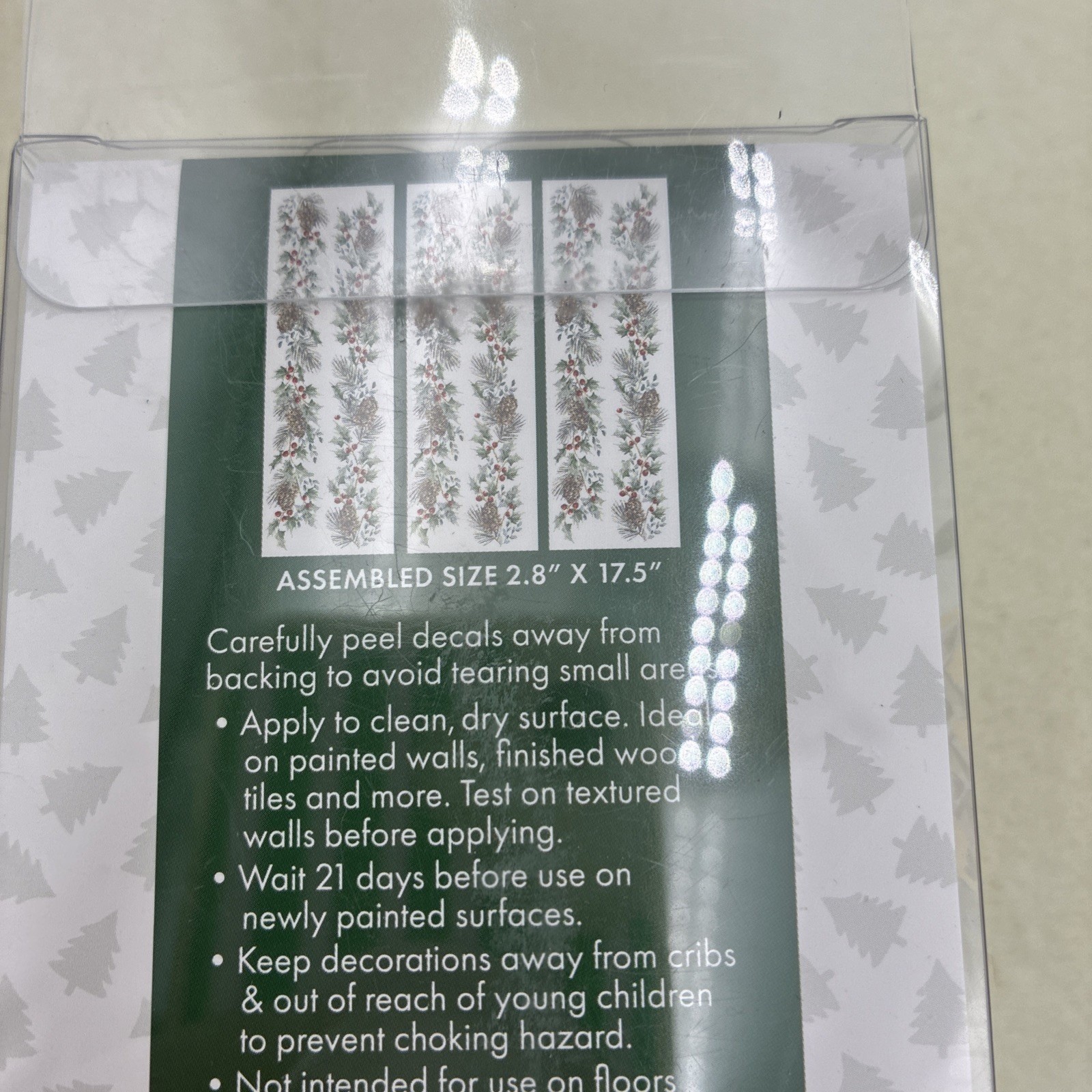 WallWear Christmas Garland Border Wall Decals Peel & Stick Holly Berry 3 Sheets