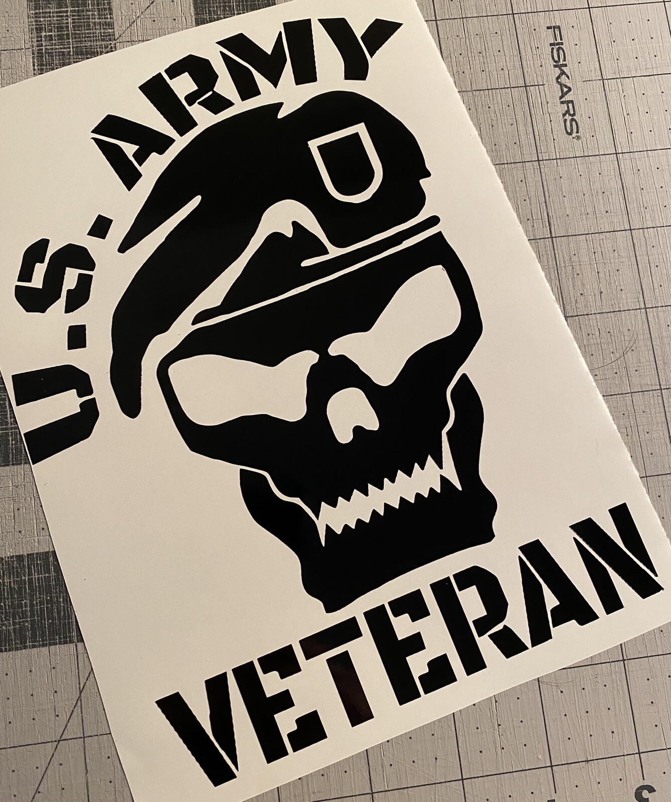 Vinyl Decal for Window – U.S. Army Veteran (Skull), Various Colors & Sizes